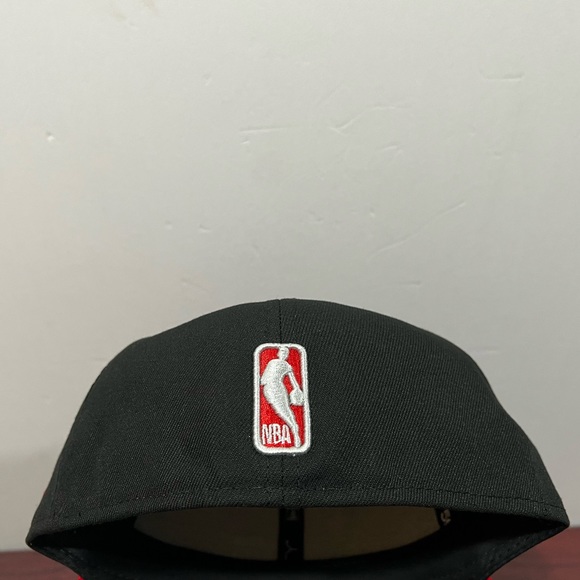 New Era, 59Fifty Fitted Hat, Chicago Bulls, Black & Red - Picture 5 of 9